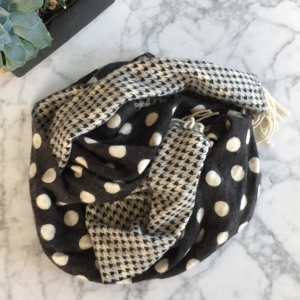 💕Free with purchase💕 Reversible scarf
